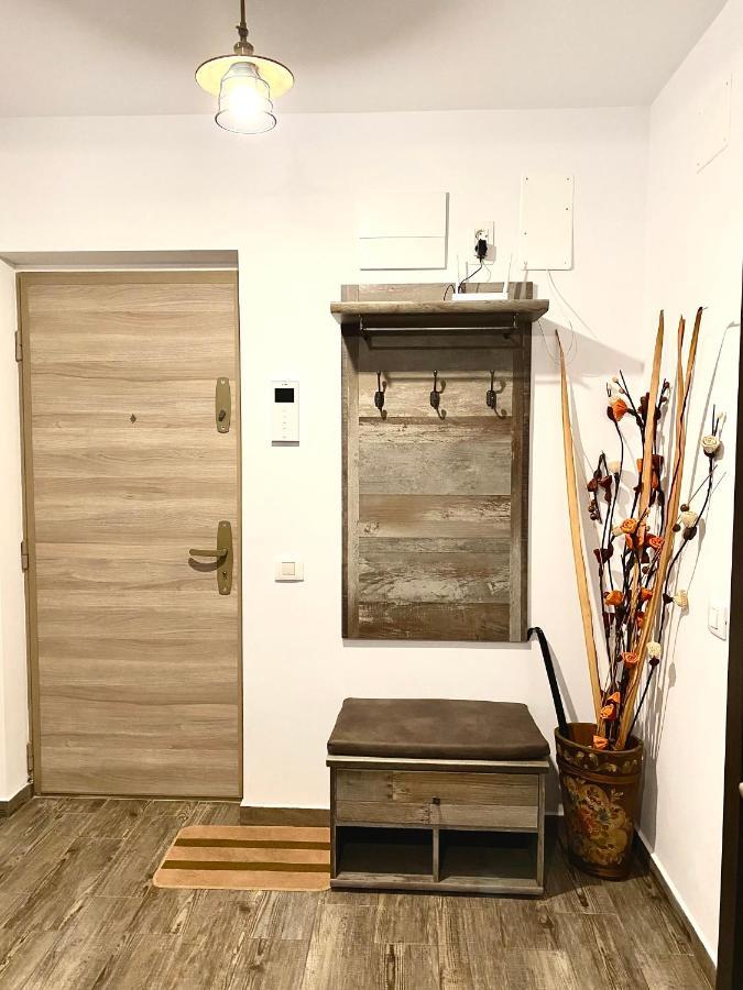 Urban Guesthouse Braşov Esterno foto